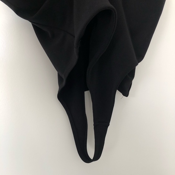 Leith | V-neck Thong Bodysuit - Picture 3 of 10